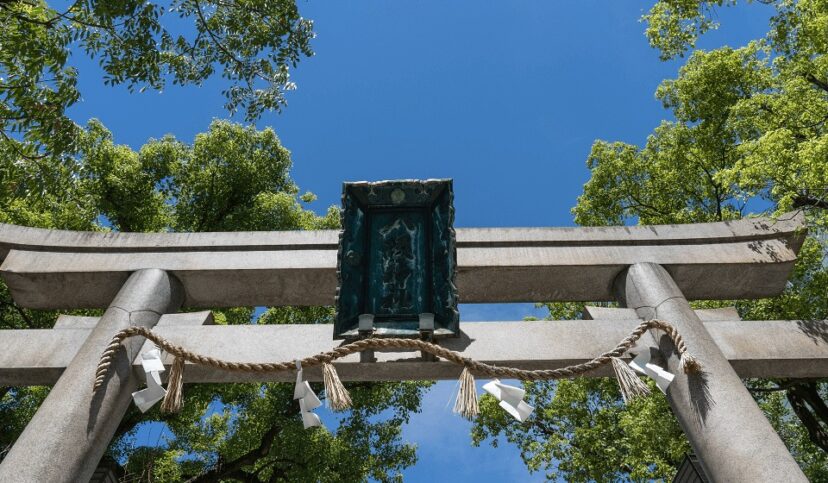難波八阪神社の鳥居