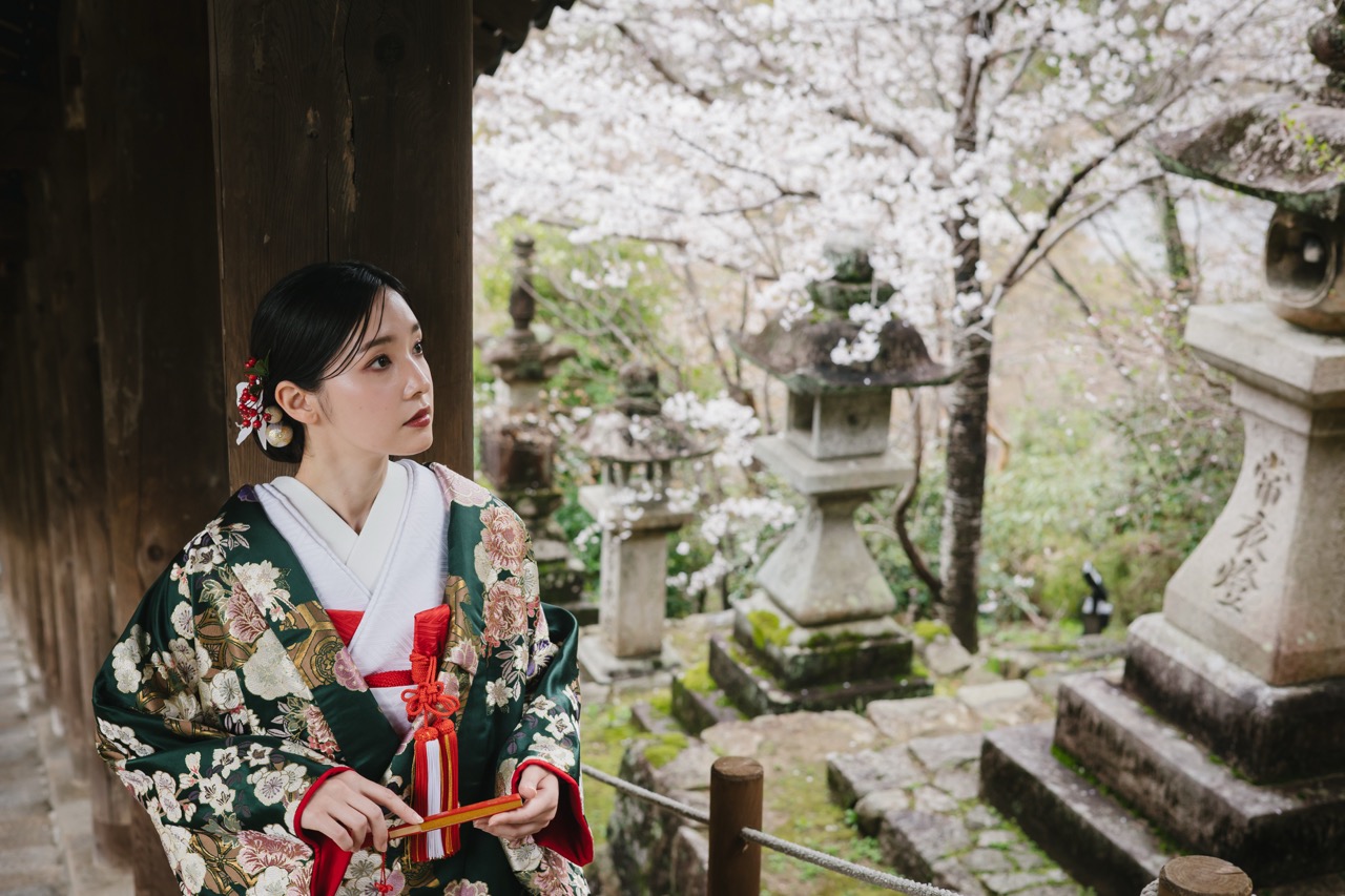 花嫁衣装である色打掛とは？衣装の選び方やおすすめの髪型・髪飾り