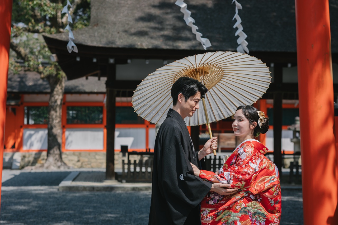 色打掛を挙式で着るのはおかしい？色打掛を着こなす3つのポイント | 和 
