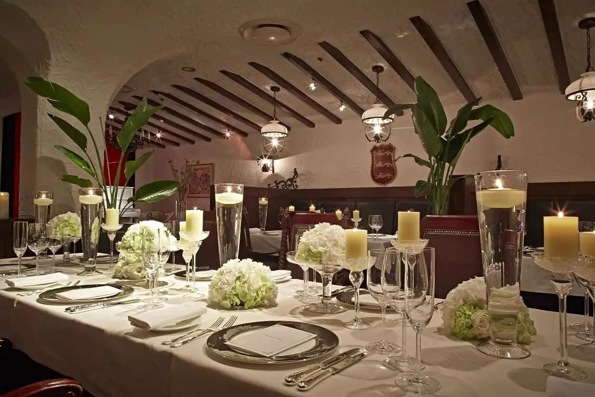 Restaurant The Castillian Room