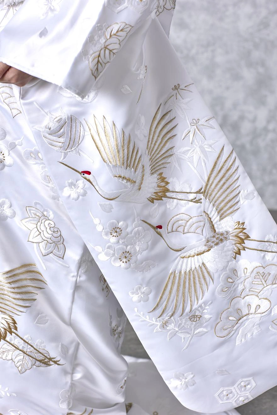 金赤刺繍鶴梅｜埼玉でご案内できる白無垢コレクション｜和婚スタイル