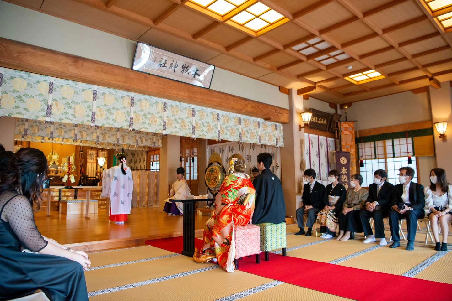 横浜最大級の荘厳な権現造りの社殿