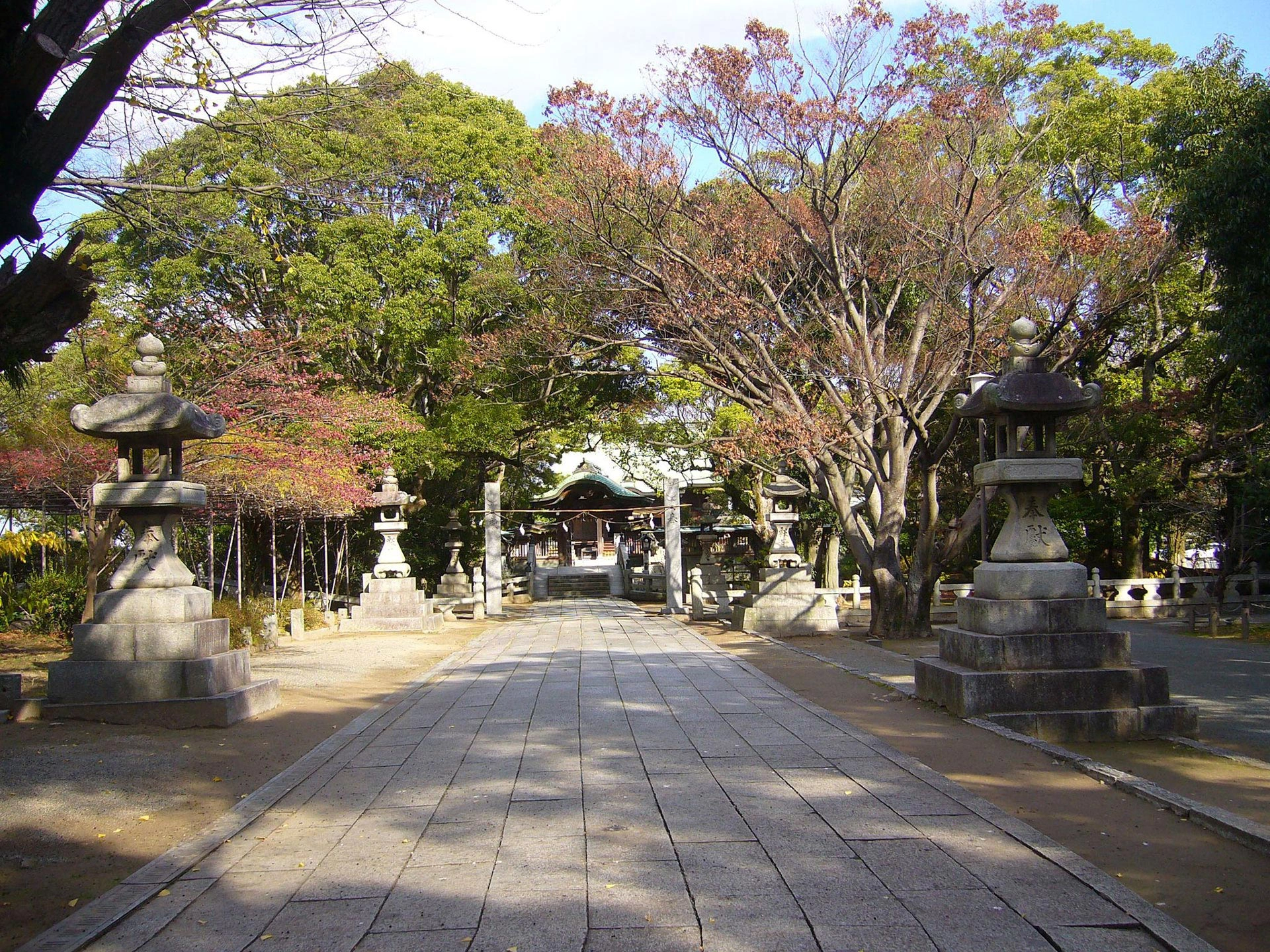 椿が彩る安徳天皇ゆかりの神前式