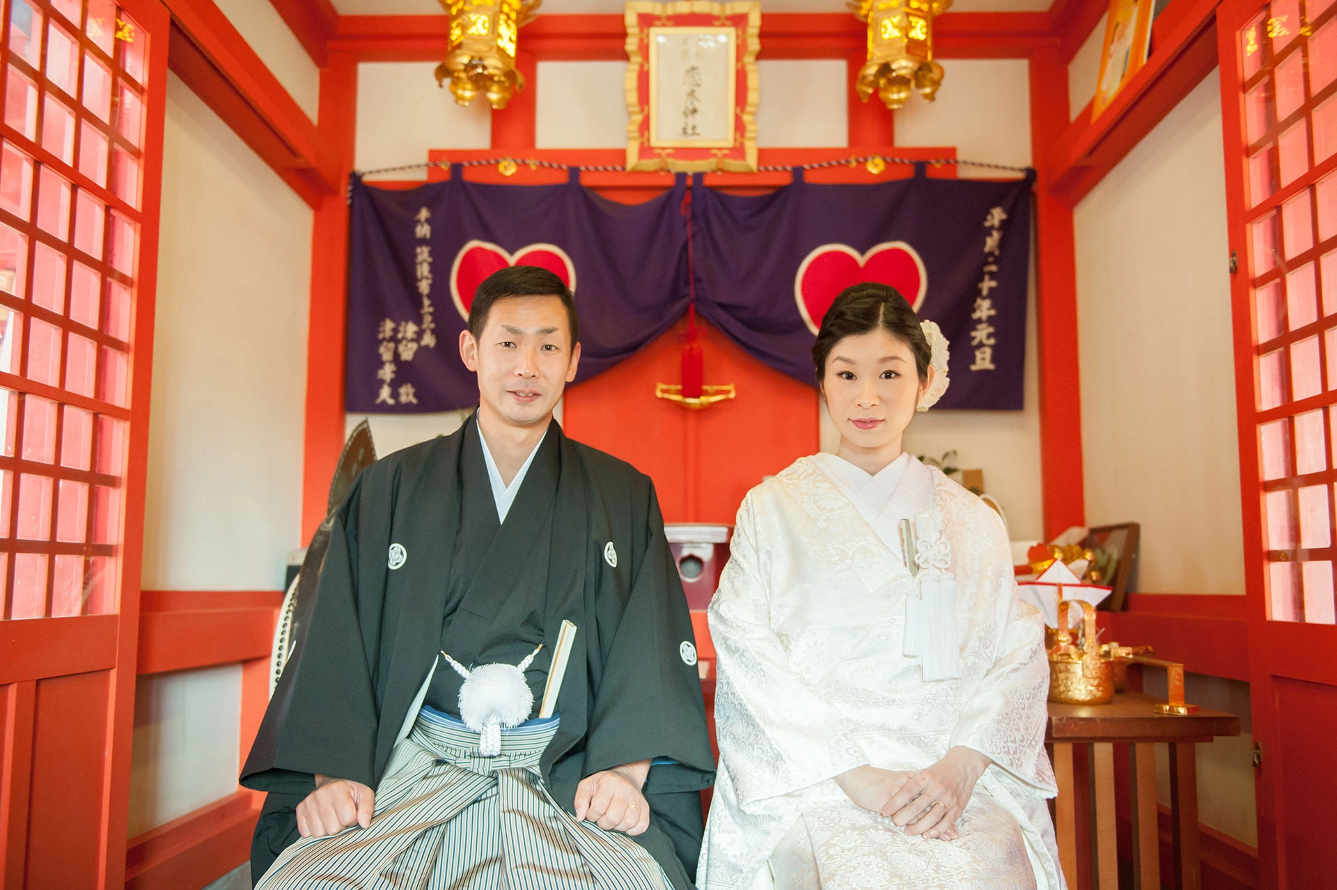 愛にあふれるハートの陶板参道の神社