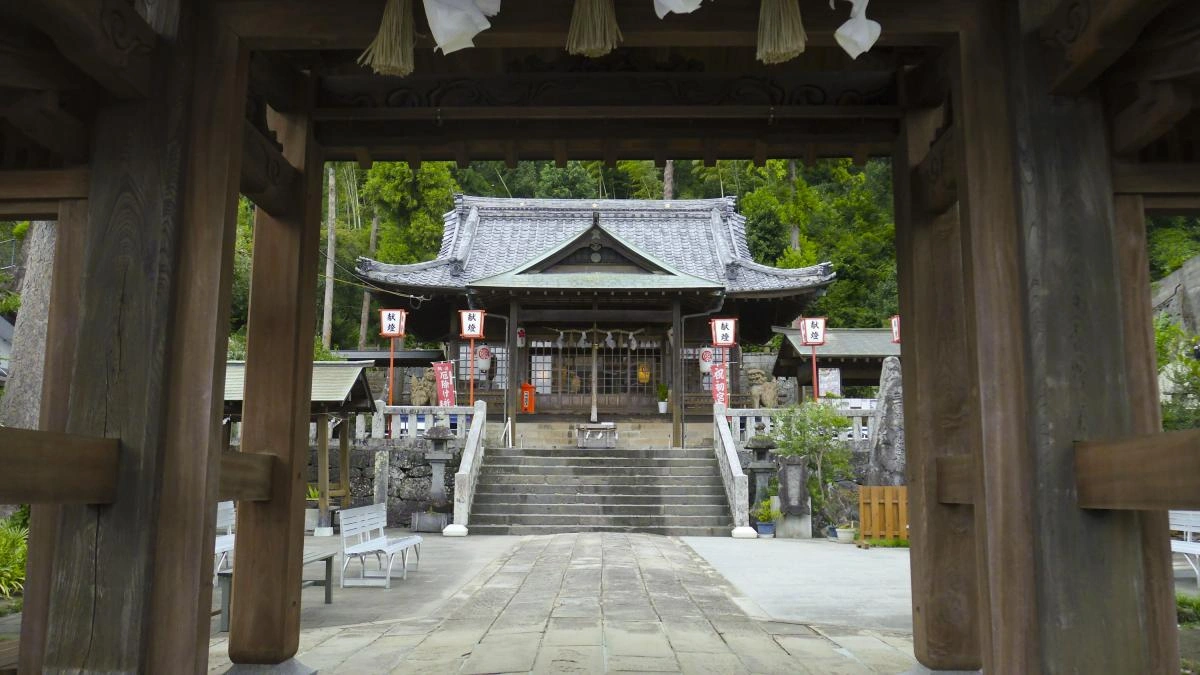 四季折々の花に彩られる絶景ロケーション