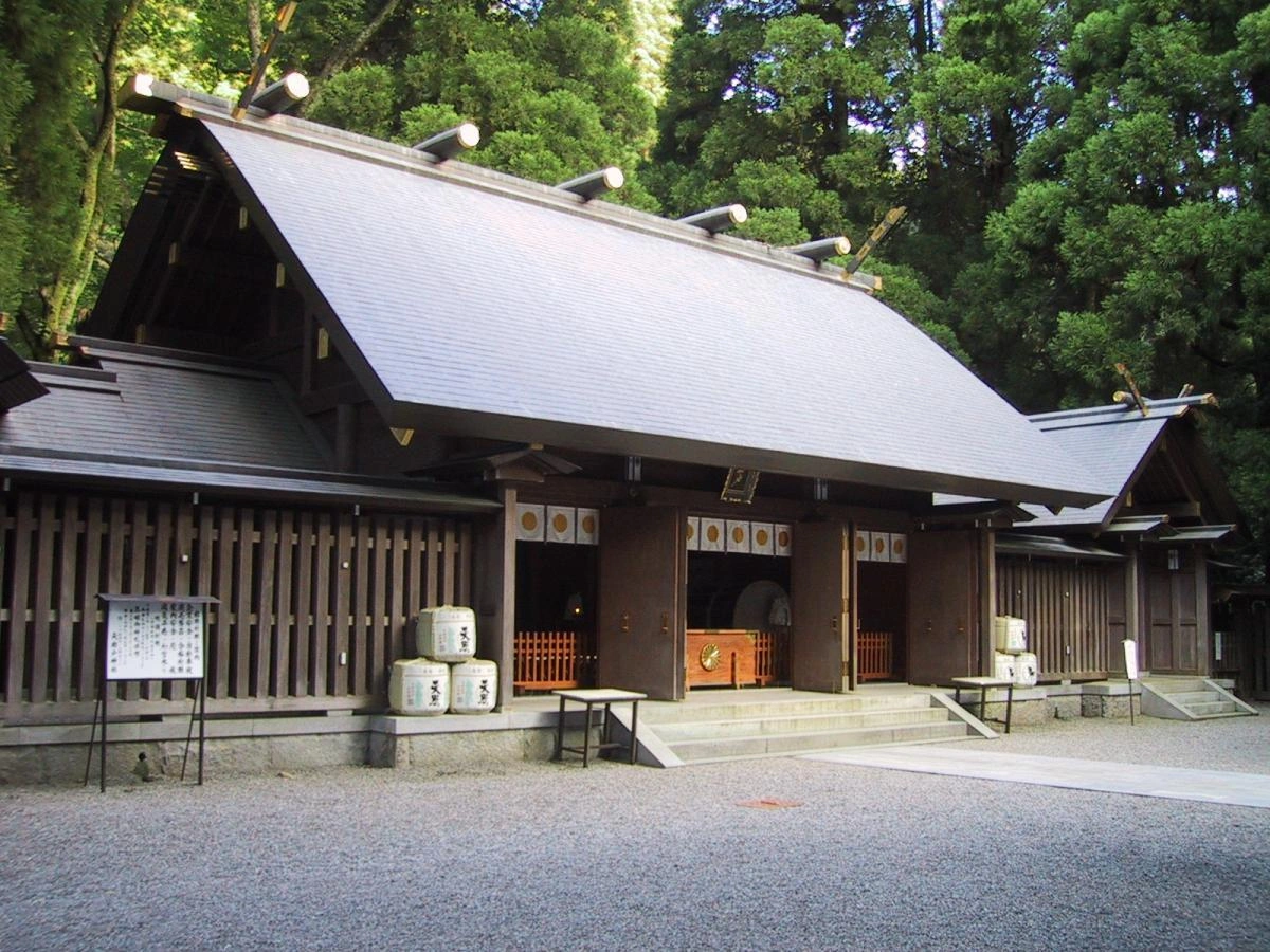 天岩戸神話の舞台で執り行う神式