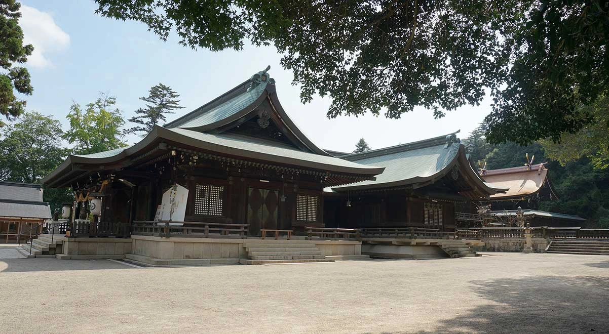 桃太郎伝説が息づく伝統の神社