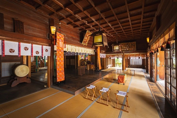 伝統の楽士三人が奏でる神前式