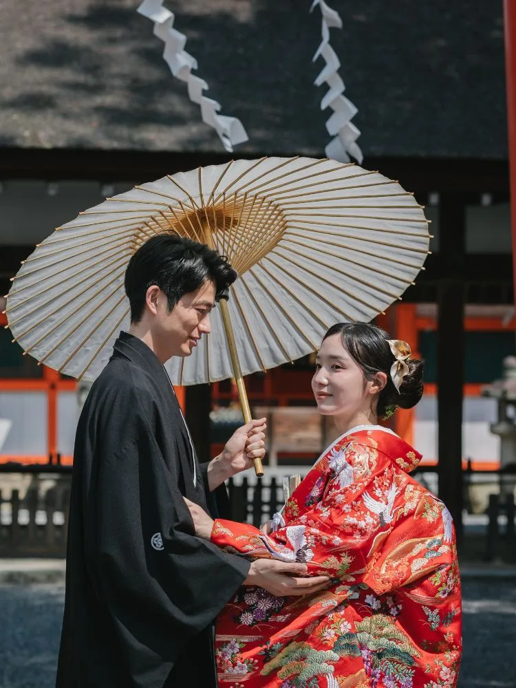 境内でのロケーション撮影（新郎新婦）