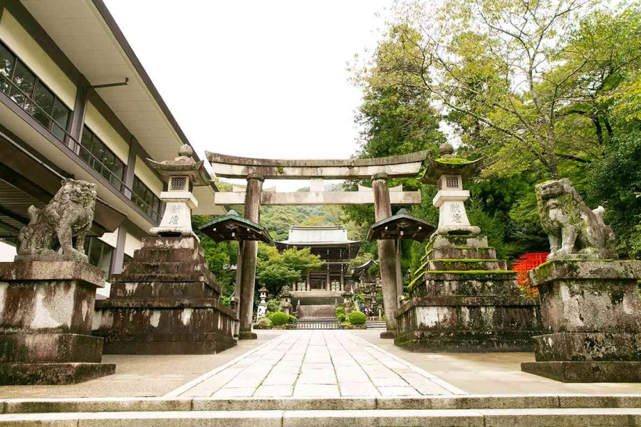 伊奈波神社＋ぎふ水琴亭特別お食事会プラン