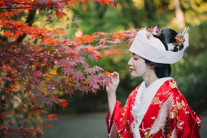 色打掛の花嫁姿