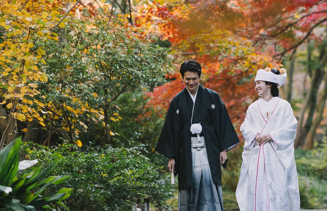 神社へ移動ロケーション撮影スタート